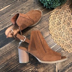 NWT Universal Thread faux suede open toed booties